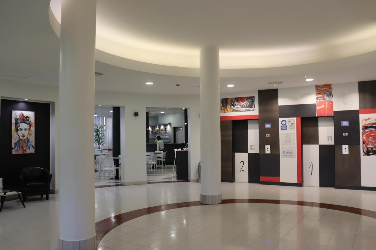 格利斯酒店 圣莫罗·托里尼塞 外观 照片