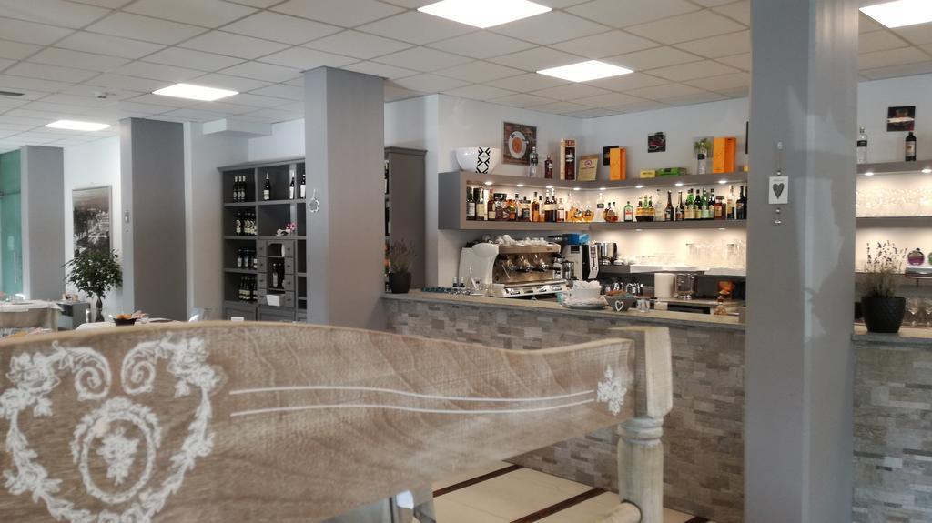 格利斯酒店 圣莫罗·托里尼塞 外观 照片